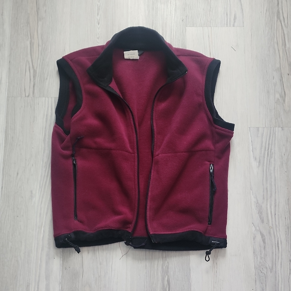 Vintage made in USA. REI Maroon Fleece Vest with Black Accents - Picture 2 of 5